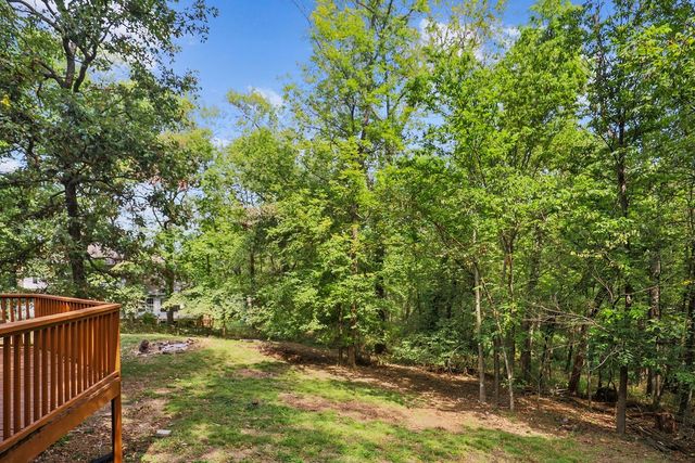 101 N Dogwood Street, Siloam Springs, AR 72761