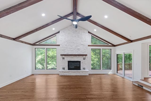 101 N Dogwood Street, Siloam Springs, AR 72761