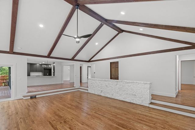 101 N Dogwood Street, Siloam Springs, AR 72761