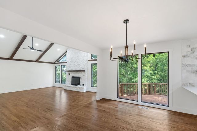 101 N Dogwood Street, Siloam Springs, AR 72761