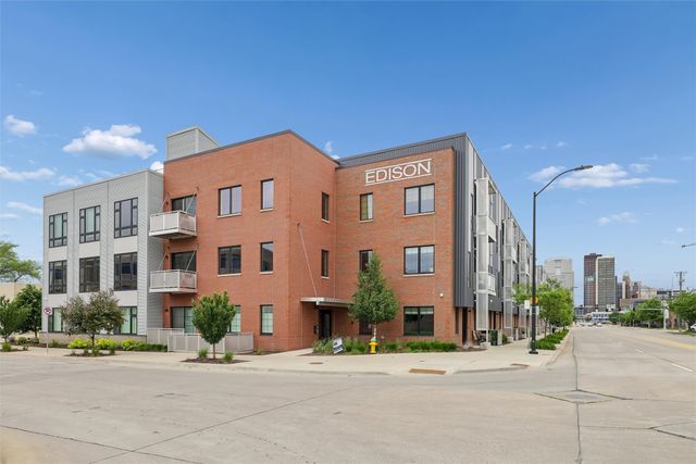 450 SW 7th Street 204, Des Moines, IA 50309