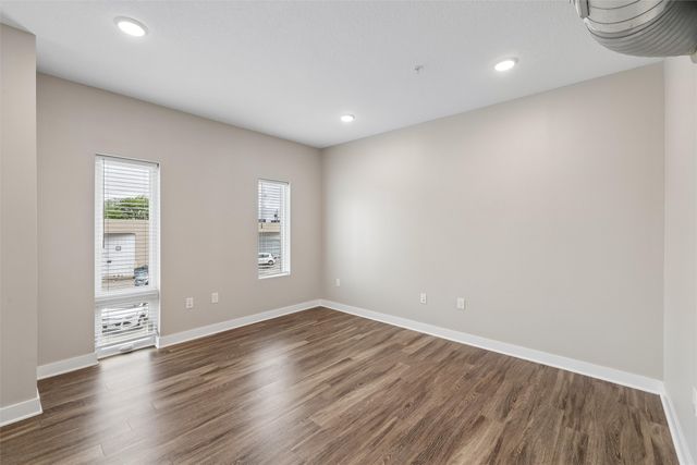 450 SW 7th Street 204, Des Moines, IA 50309