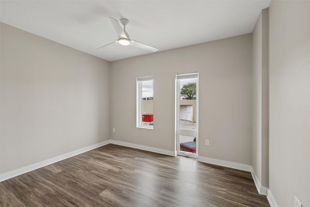 450 SW 7th Street 204, Des Moines, IA 50309