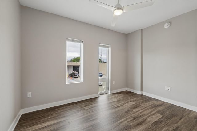 450 SW 7th Street 204, Des Moines, IA 50309
