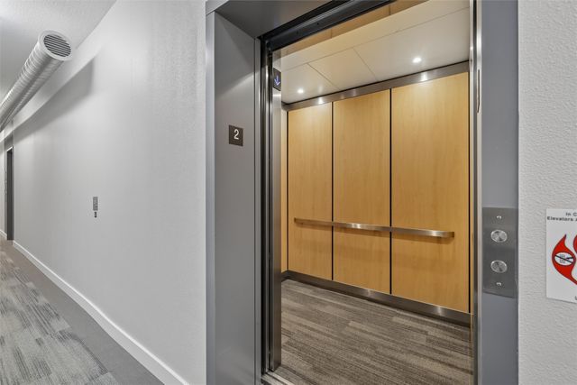 450 SW 7th Street 204, Des Moines, IA 50309