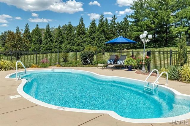 371 Galahad Court, Weldon Spring, MO 63304