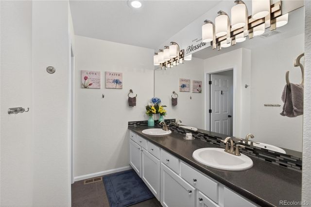 20701 E 52nd Avenue, Denver, CO 80249