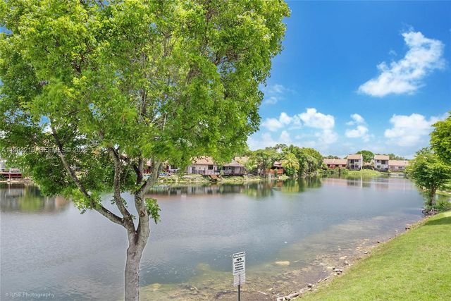 2211 SW 122nd Ct, Miami, FL 33175