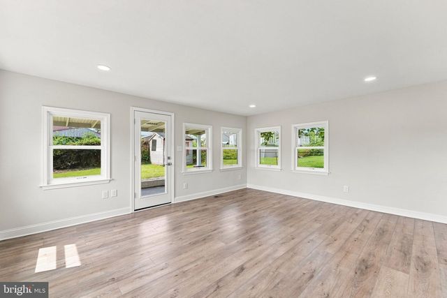 546 MUHLENBERG AVE, Wenonah, NJ 08090