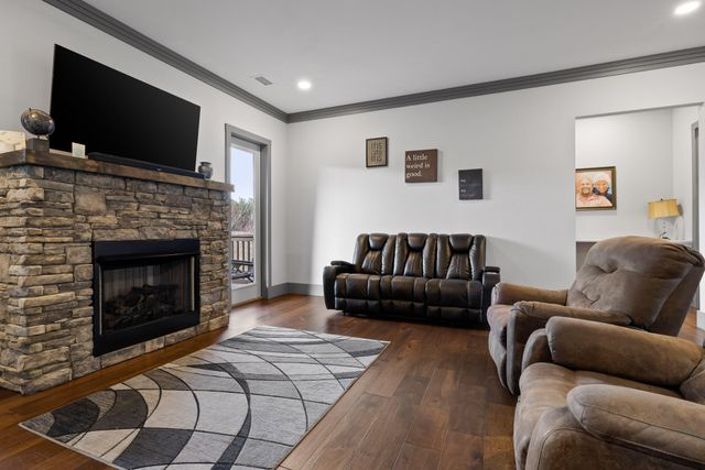 2323 River Bluffs Drive, Jasper, TN 37347