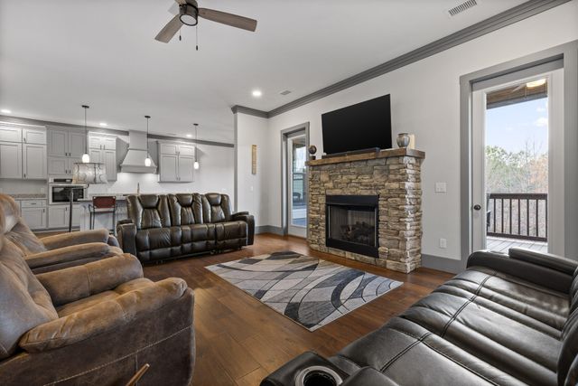2323 River Bluffs Drive, Jasper, TN 37347