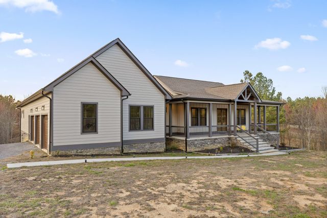 2323 River Bluffs Drive, Jasper, TN 37347