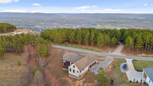 2323 River Bluffs Drive, Jasper, TN 37347