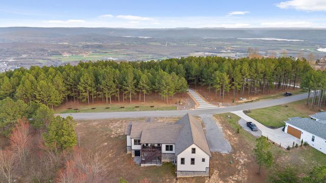 2323 River Bluffs Drive, Jasper, TN 37347