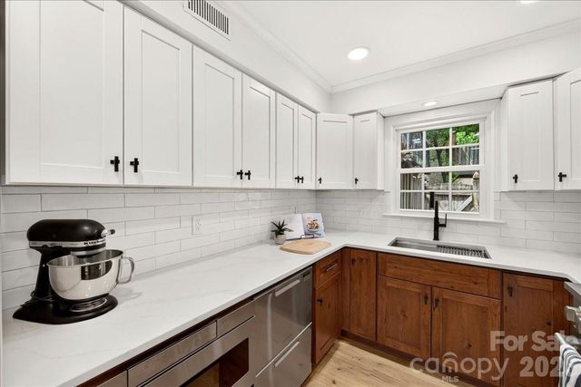 3500 Colony Road E, Charlotte, NC 28211
