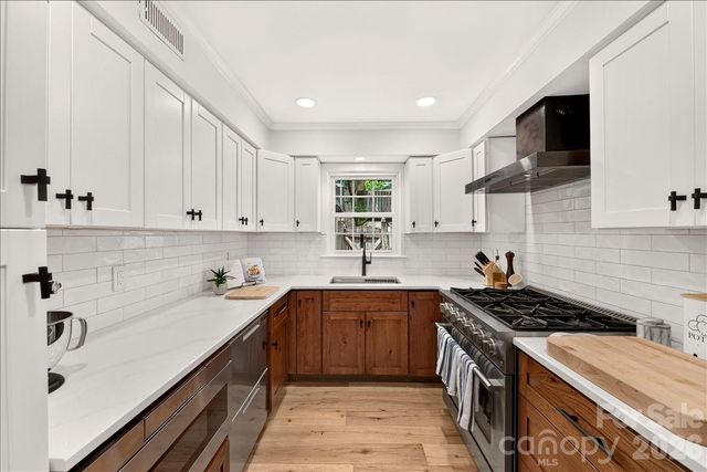 3500 Colony Road E, Charlotte, NC 28211