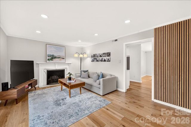 3500 Colony Road E, Charlotte, NC 28211