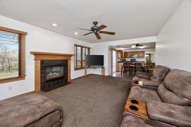 4834 65th Street, Urbandale, IA 50322