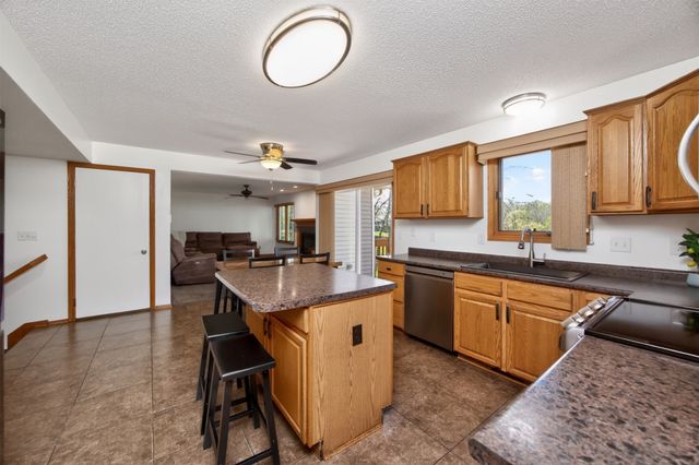 4834 65th Street, Urbandale, IA 50322