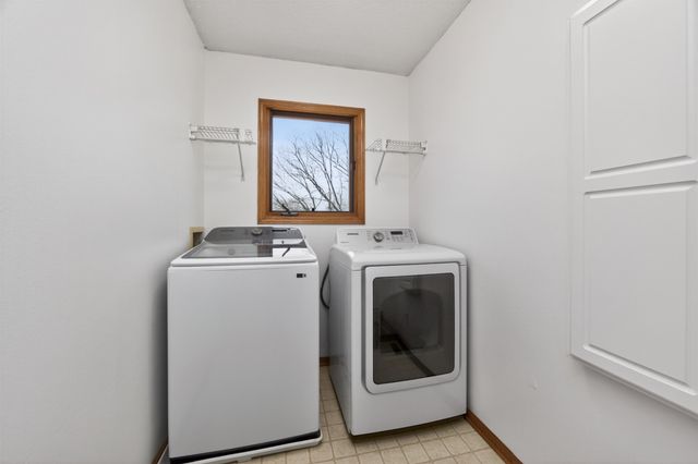 4834 65th Street, Urbandale, IA 50322