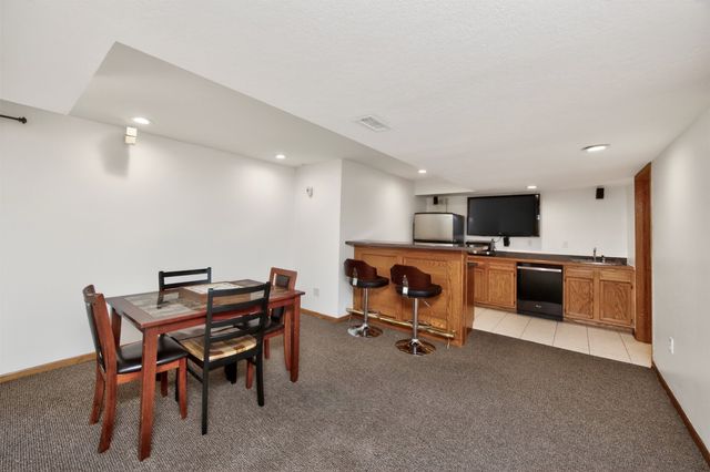4834 65th Street, Urbandale, IA 50322