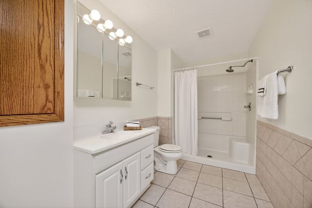 4834 65th Street, Urbandale, IA 50322