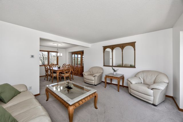 4834 65th Street, Urbandale, IA 50322
