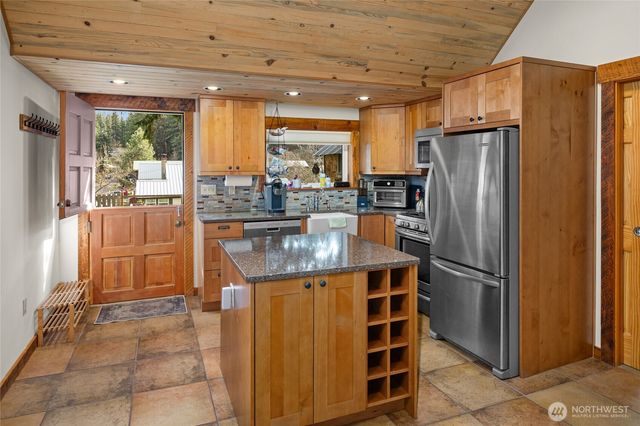 132 4th Street, Roslyn, WA 98941