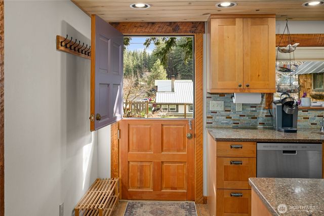 132 4th Street, Roslyn, WA 98941