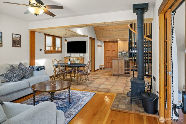 132 4th Street, Roslyn, WA 98941