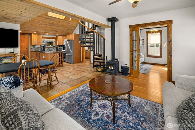 132 4th Street, Roslyn, WA 98941