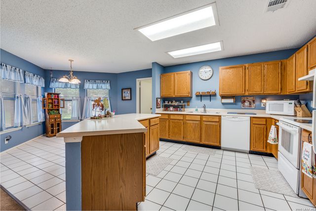 16659 Fallen Tree Dr, San Antonio, TX 78247