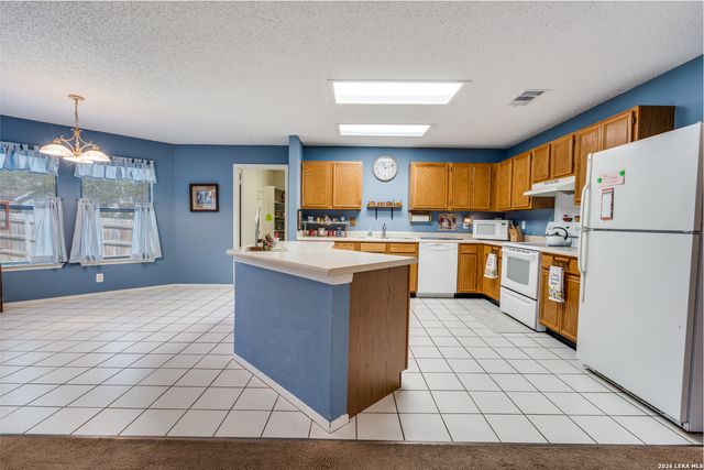 16659 Fallen Tree Dr, San Antonio, TX 78247