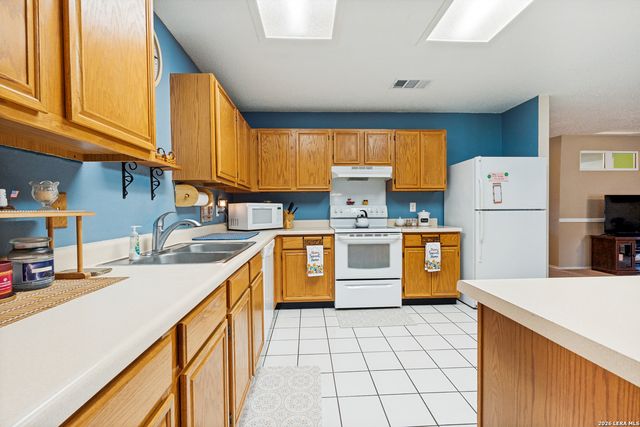 16659 Fallen Tree Dr, San Antonio, TX 78247