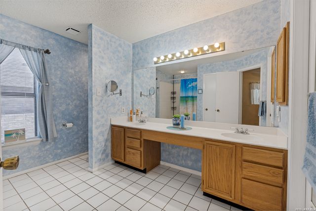 16659 Fallen Tree Dr, San Antonio, TX 78247
