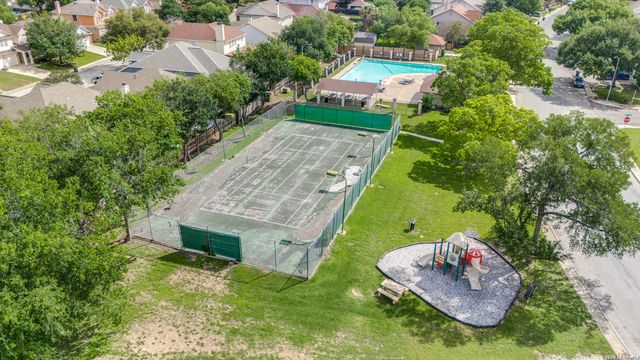 16659 Fallen Tree Dr, San Antonio, TX 78247