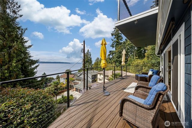 2704 SW 152nd Place, Burien, WA 98166