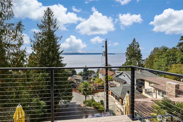 2704 SW 152nd Place, Burien, WA 98166