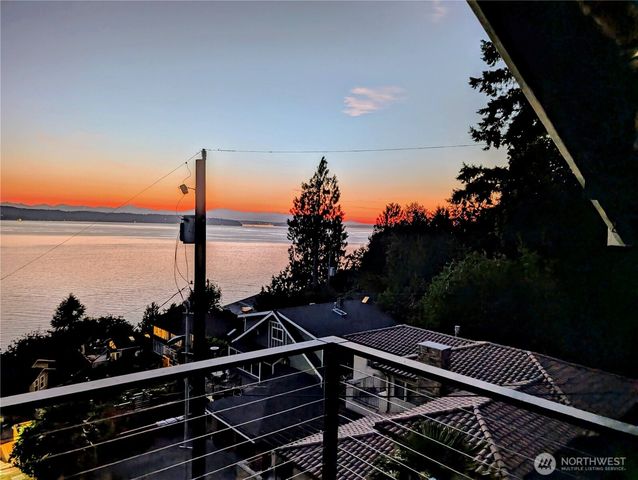 2704 SW 152nd Place, Burien, WA 98166