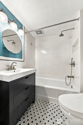 2704 SW 152nd Place, Burien, WA 98166