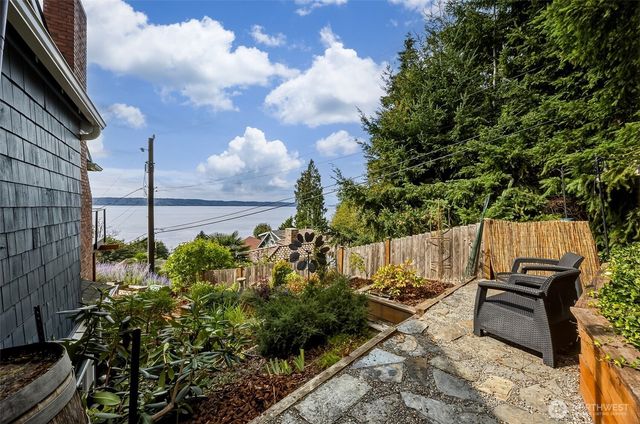 2704 SW 152nd Place, Burien, WA 98166
