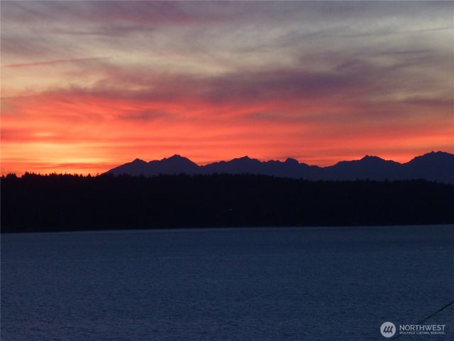 2704 SW 152nd Place, Burien, WA 98166