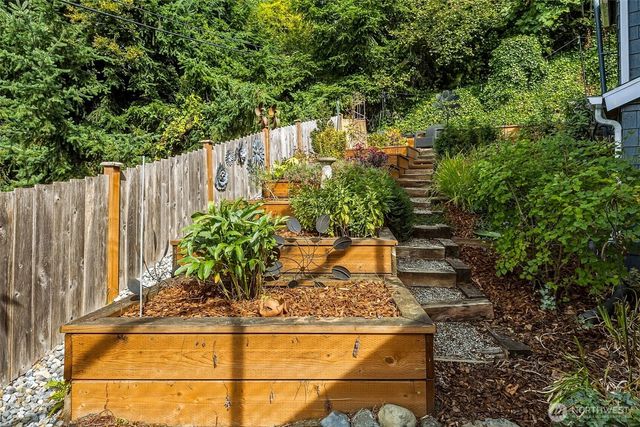 2704 SW 152nd Place, Burien, WA 98166
