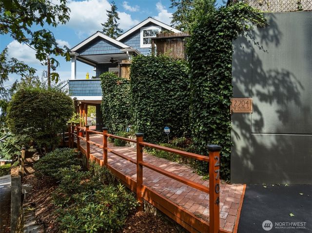 2704 SW 152nd Place, Burien, WA 98166