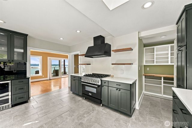2704 SW 152nd Place, Burien, WA 98166