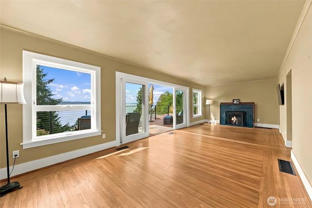 2704 SW 152nd Place, Burien, WA 98166