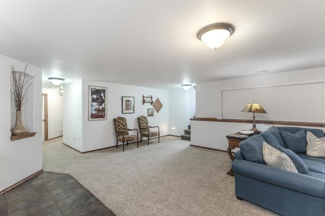 12638 E Zimmerly Ct, Wichita, KS 67207