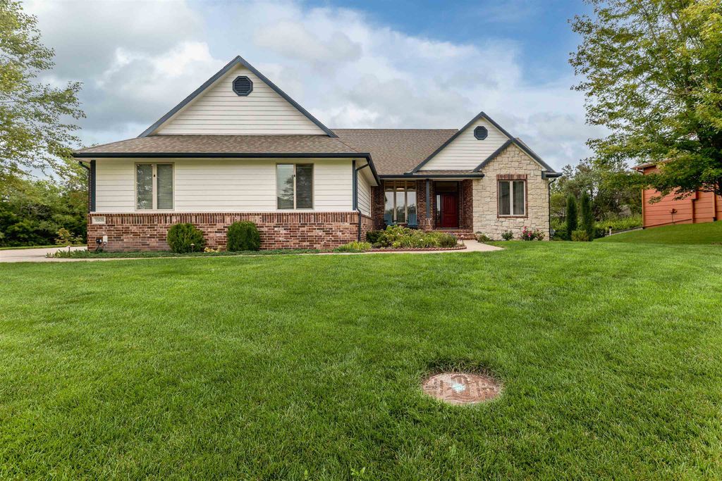 12638 E Zimmerly Ct, Wichita, KS 67207