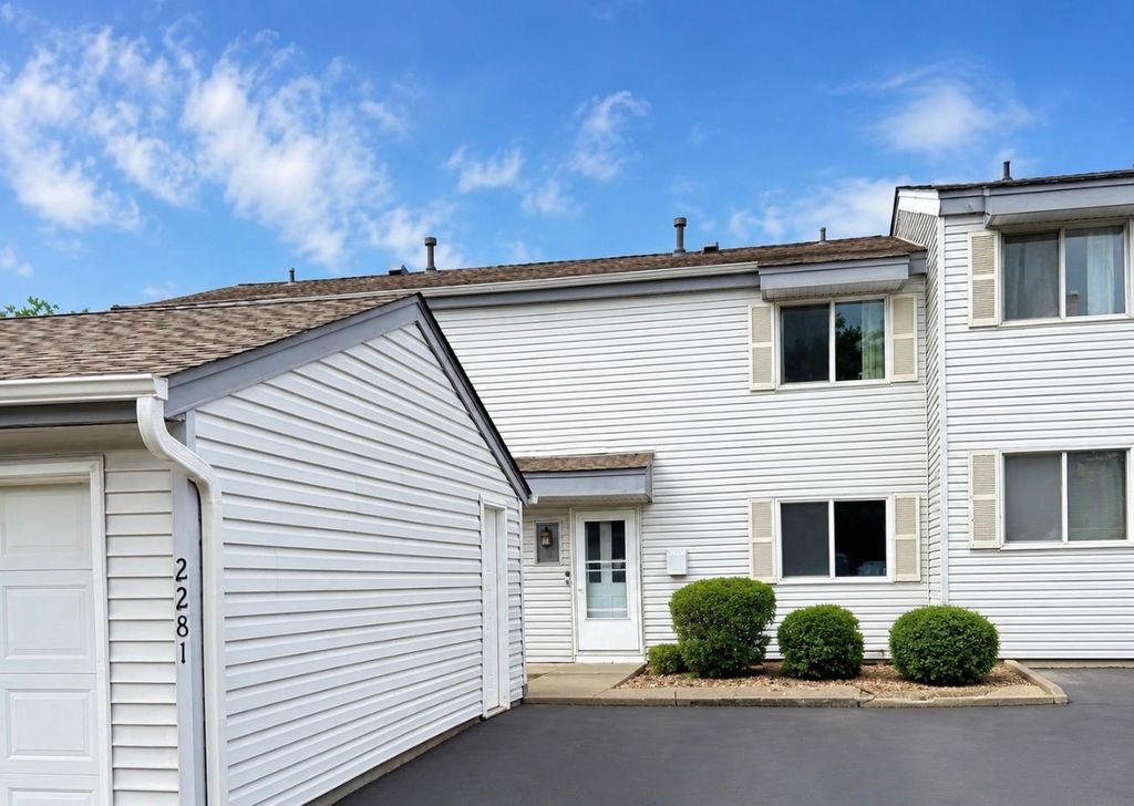 2281 Pond Avenue, Maplewood, MN 55119 — exterior