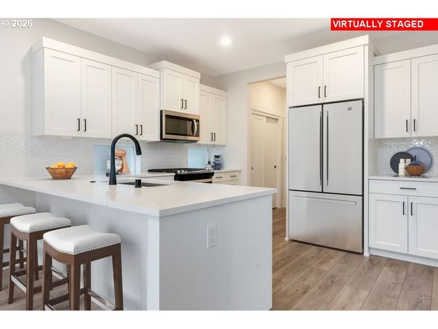 2439 N Villa Rd, Newberg, OR 97132